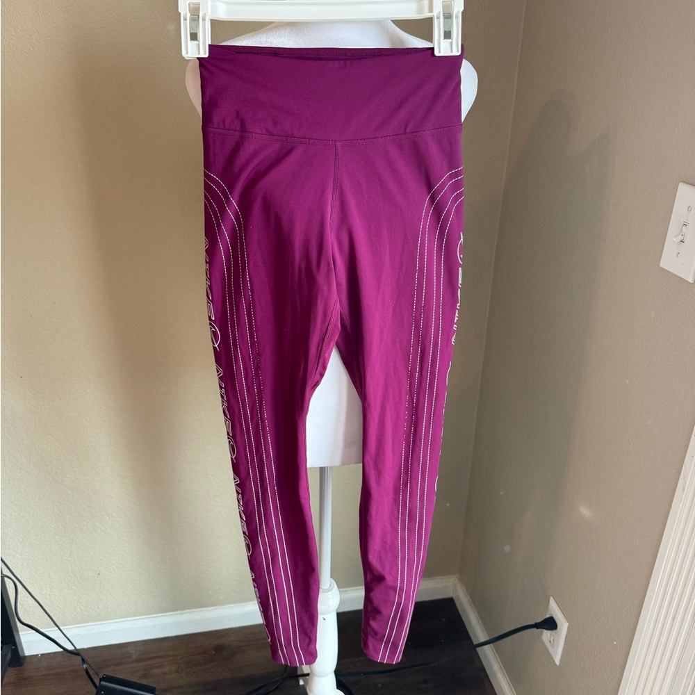 Nike Magenta Leggings